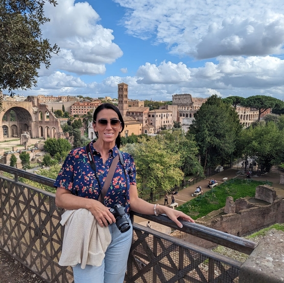 Meet your Posher, Elisa - Picture 1 of 1